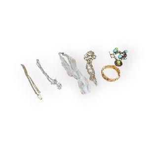 Lot of costume jewelry‎